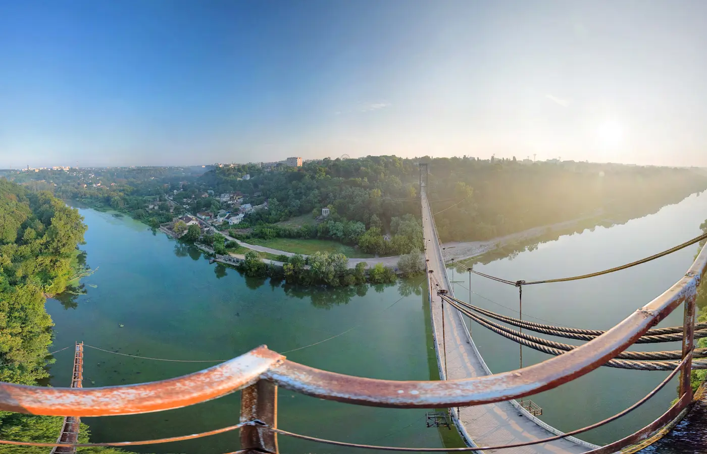 Панорама Житомира та підвісний міст через річку Тетерів